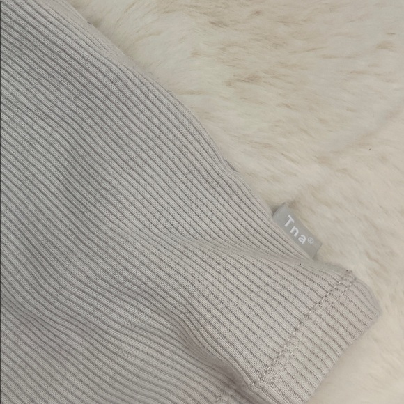 TNA Ribbed Crop Top - Picture 3 of 6